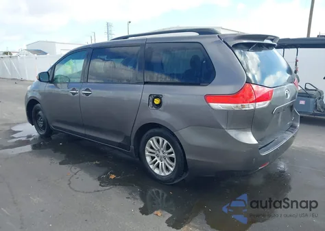 2011 Toyota Sienna Xle V6 Auto Access Seat z USA, uszkodzony, nr VIN 5TDYK3DC0BS053414
